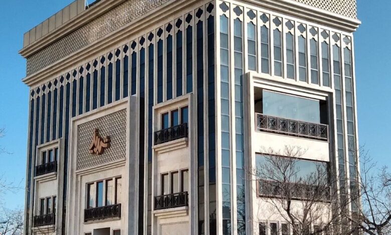 چطور معماری شهرهای آینده با GFRC متحول می‌شود؟ از ساختمان‌های تنفسی تا نمای زنده