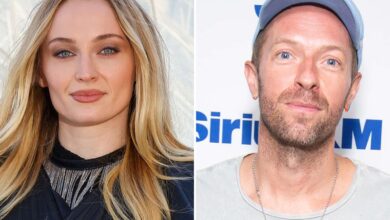 102725 sophie turner chris martin soc 899832b5fefa41338ea4f5e638707fba