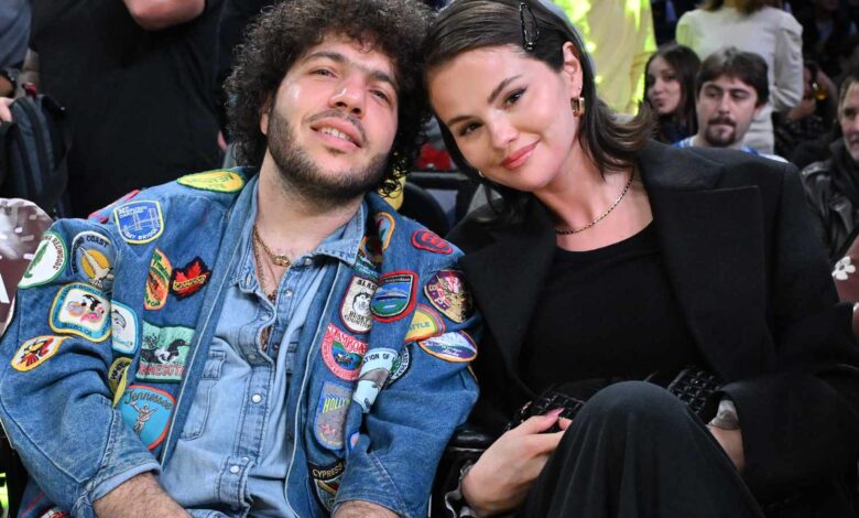 benny blanco selena gomez lakers2 12125 bb34de58253b4d468ab6bb9f273e04ec