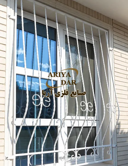 محافظ پنجره با فضای حلالی