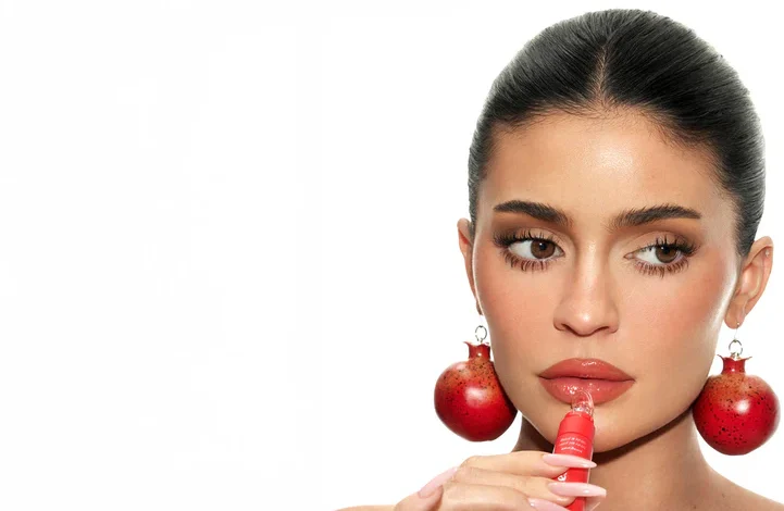 v1 Lip Butter POM PDP from Kylie mobile dd22f61d 25f3 43ad 98b2 064006185131