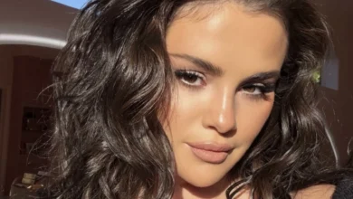Elle est sublime Selena Gomez seduit avec un look tres solaire