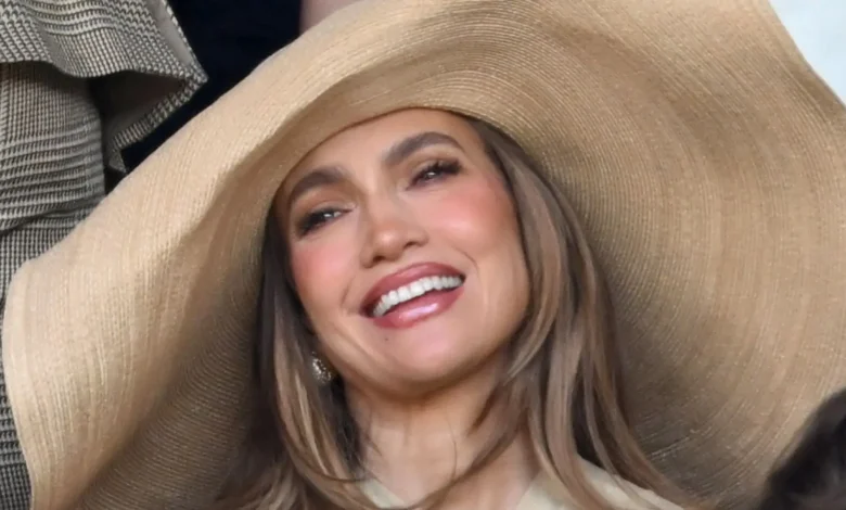 24cfb1075727 jlo