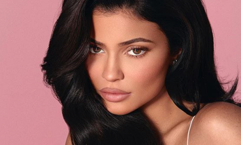 Kylie Jenner produit comblement