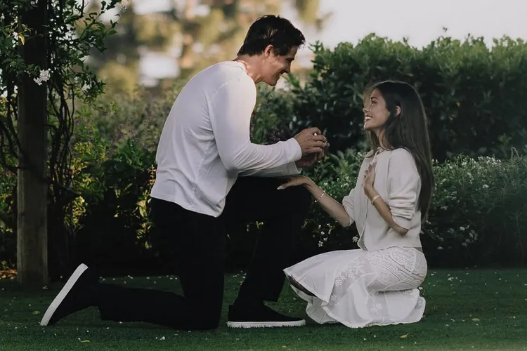 madison beer justin herbert engagement photos tout 72826 628d06aeaa494592b487c7084c10bcd9