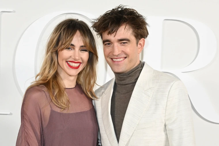 robert pattinson suki waterhouse mc 240405 a70fae