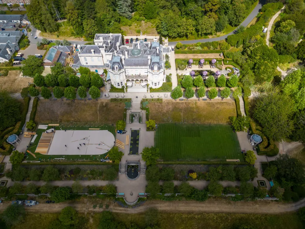 premium exclusive surrey united kingdom 136654567