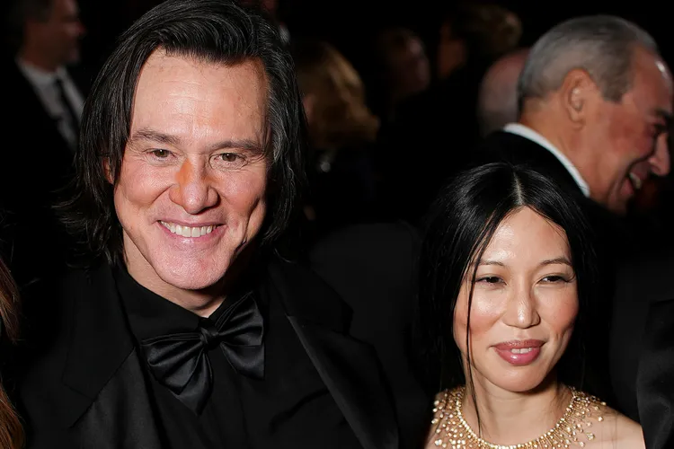 Jim Carrey Min Ah 093026 08e8c4e6cab542529bdee50c40ea2321 1